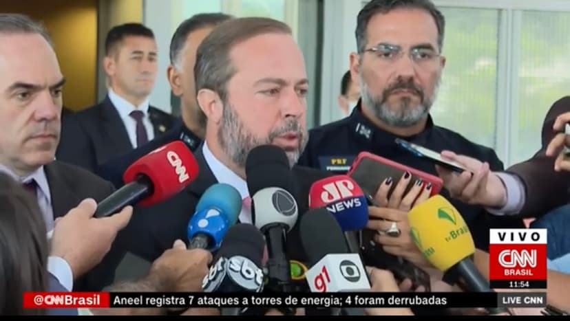 Ministro de Minas e Energia aciona PF para investigar ataques a torres de energia