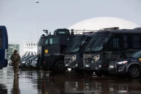 Forças de Segurança fazem megaoperação à espera de manifestação na Esplanada