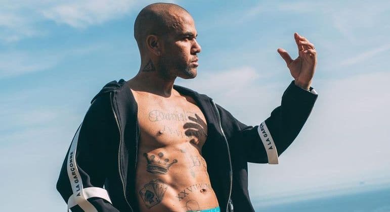 Tatuagem ‘escondida' de Daniel Alves é prova decisiva para prisão preventiva, diz jornal