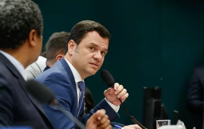 Minuta estava fora de contexto e seria triturada, diz Anderson Torres