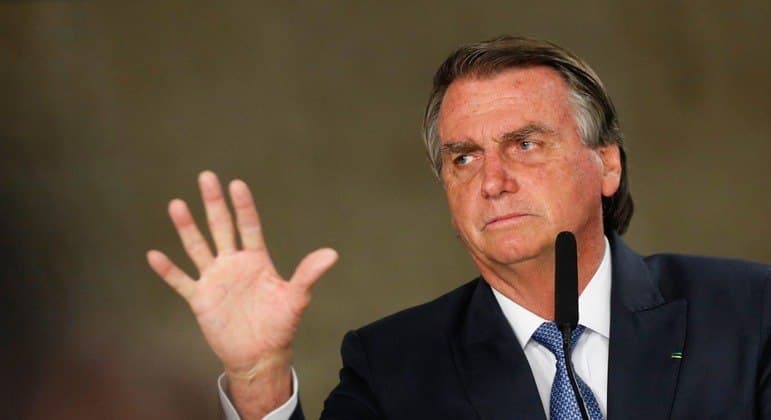 Bolsonaro deixa hospital nos EUA e planeja retorno para o Brasil