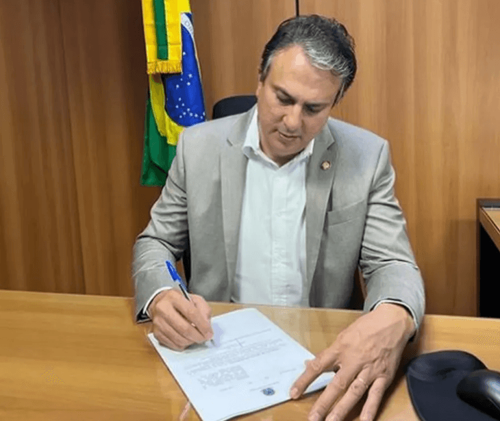 Ministro da Educação anuncia reajuste de quase 15% no piso salarial dos professores