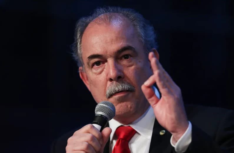 Conselho do BNDES aprova nome de Mercadante para presidência