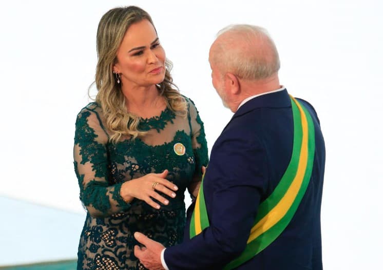 Ministra de Lula desgastada por elo com milicianos teve domínio local recorde de votos no país
