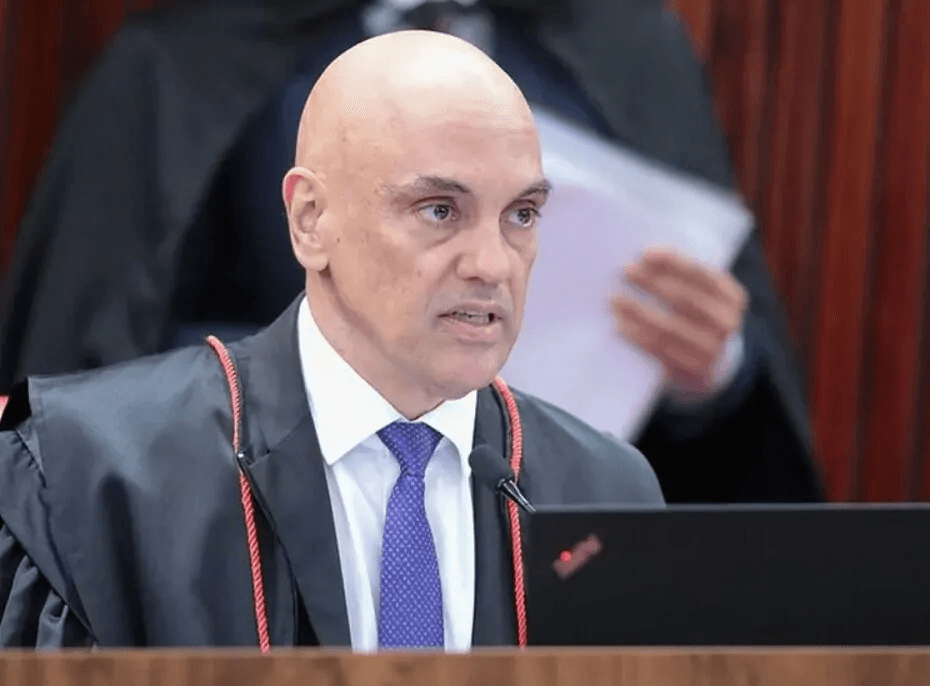 Moraes impede bloqueio de vias e acesso a prédios públicos no país após ameaça de novos atos
