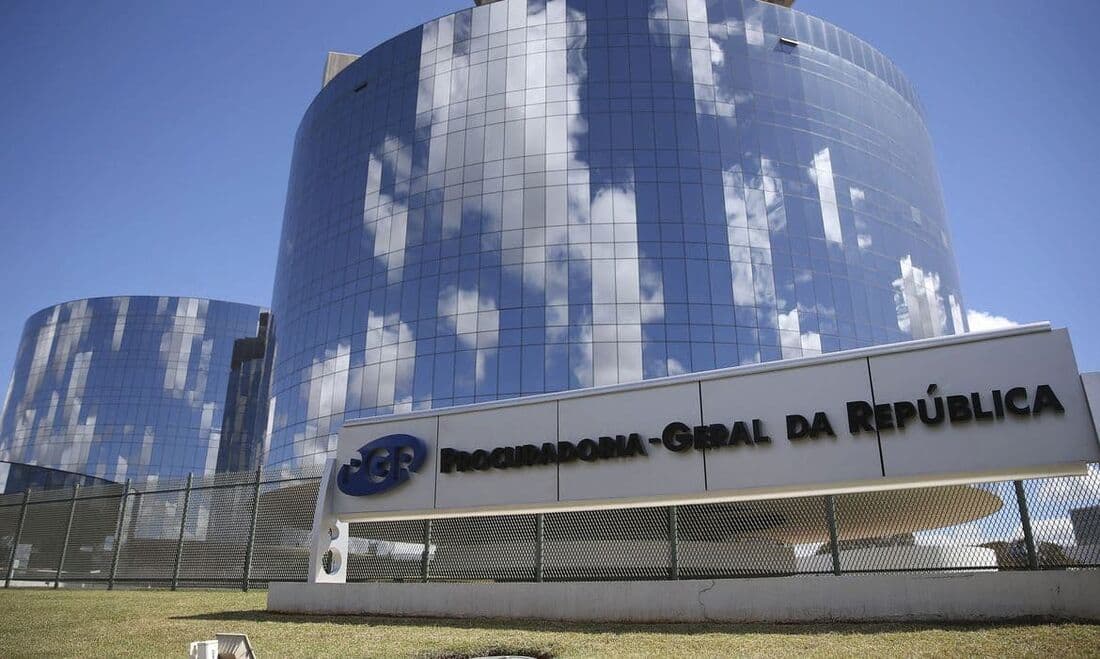 PGR pede abertura de inquérito contra três deputados por incitação aos atos praticados em Brasília