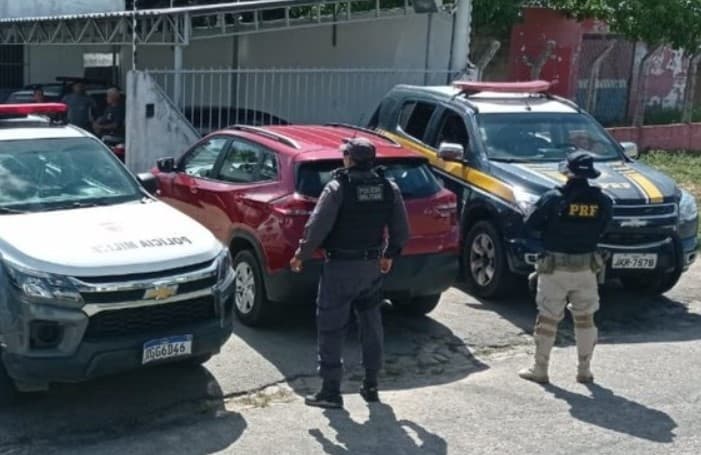 PRF e PM localizam depósito de veículos roubados em Nísia Floresta