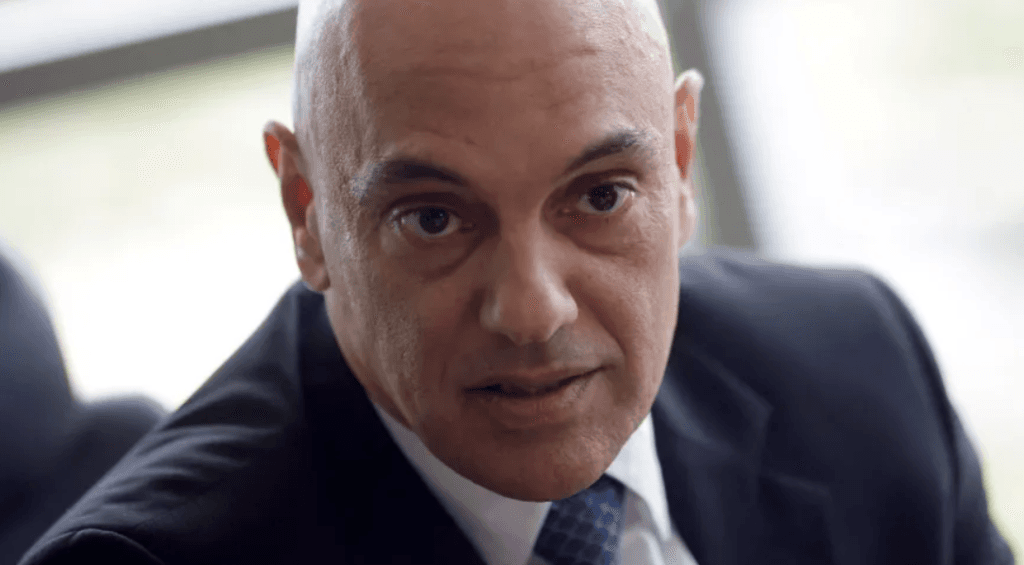 Moraes determina desocupação de acampamentos em frente a quartéis