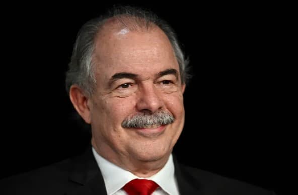 Mercadante diz que sócios têm capital para salvar a Americanas e que BNDES não vai voltar a ser ‘hospital de empresa'