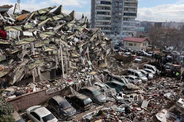 Entulho de terremoto na Turquia tem extensão maior que a ilha de Manhattan em NY, diz ONU