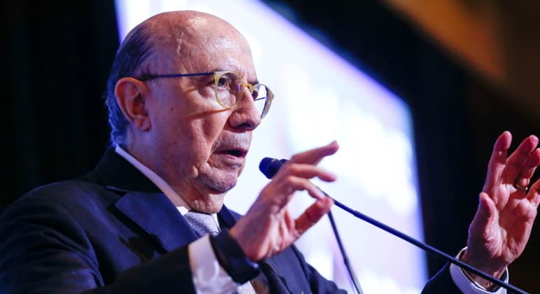 Dilma não tem experiência para assumir Banco do Brics, diz Meirelles