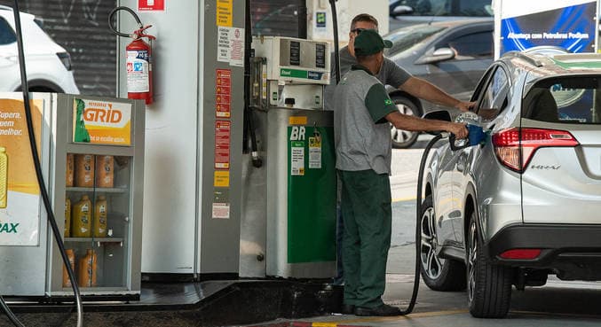 Gasolina ficará R$ 0,69 mais cara com fim da desoneração dos impostos federais no final do mês