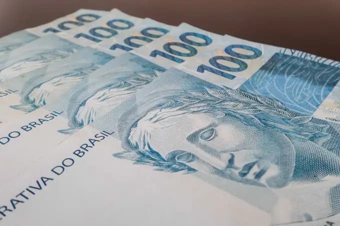 Governo diz que novo Bolsa Família sai nesta quinta com mínimo de R$ 600 por família, R$ 150 para crianças de até 6 anos e R$ 50 para jovens até 18