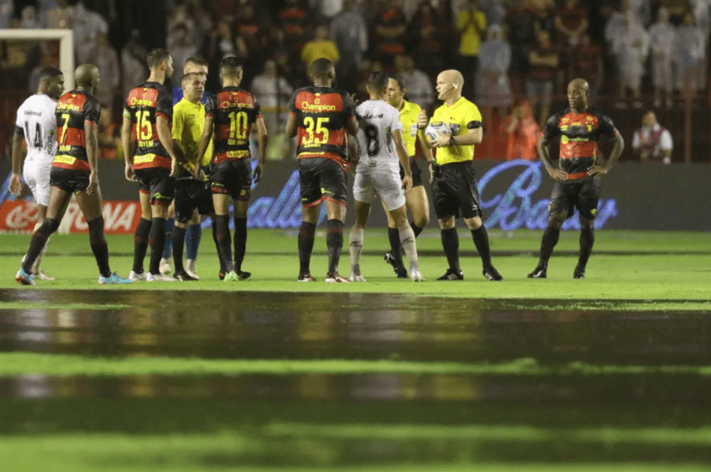 Sport x ABC, pela semifinal da Copa do Nordeste, é suspenso por chuvas e será retomado nesta quinta