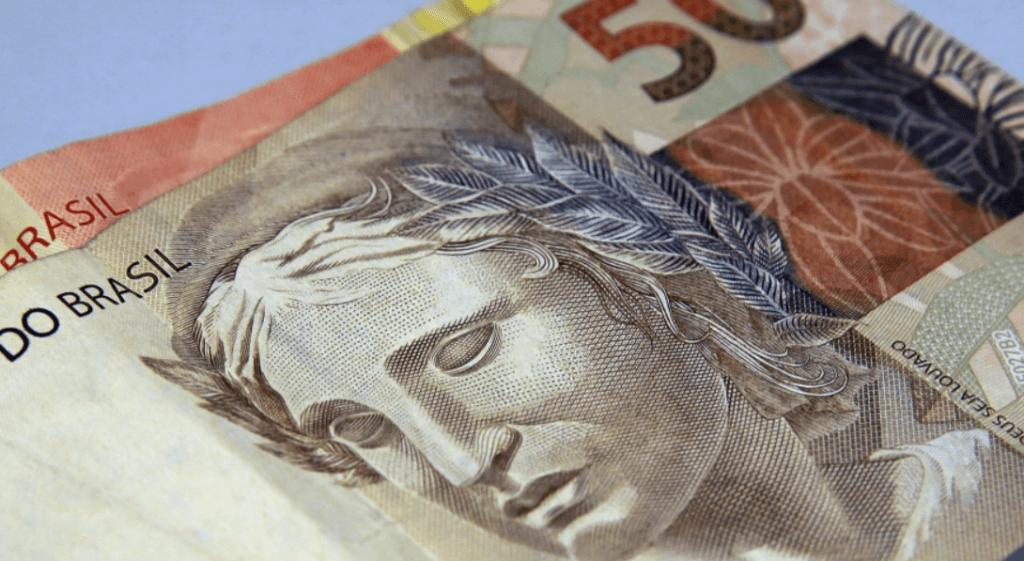 Queda de investimentos, menos crédito e desemprego: os efeitos negativos dos juros altos para a economia