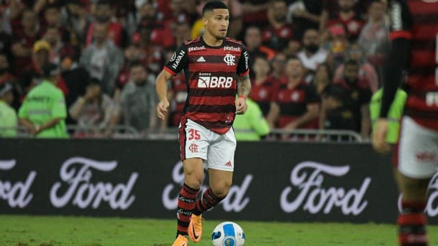 Flamengo ‘faz pix' para João Gomes errado e tenta reaver R$ 1,9 milhão