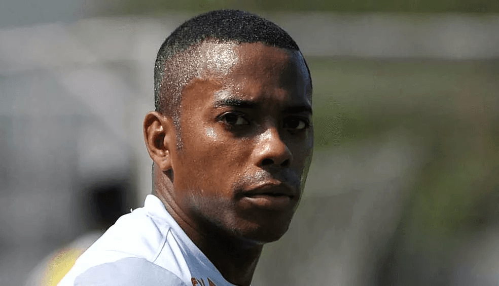 STJ nega pedido para apreensão de passaporte do ex-jogador Robinho