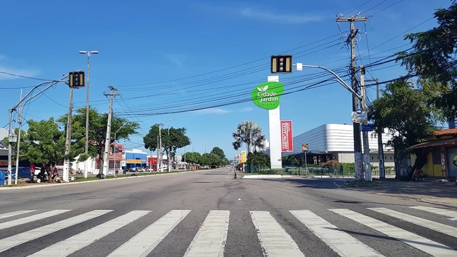 Multas disparam mais de 2.000% na avenida Roberto Freire após instalação de radar