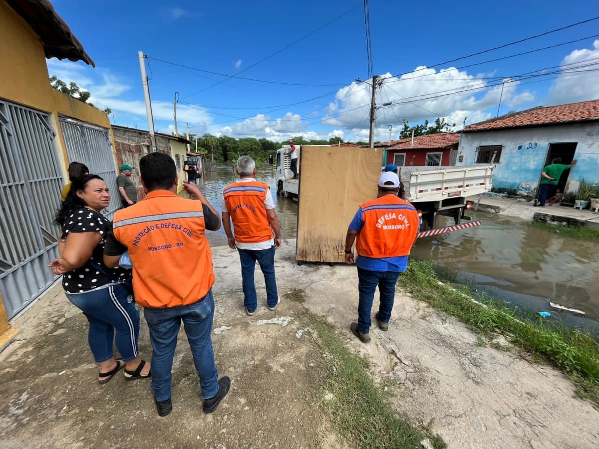Prefeitura de Mossoró garante abrigo e auxílio para famílias da região ribeirinha