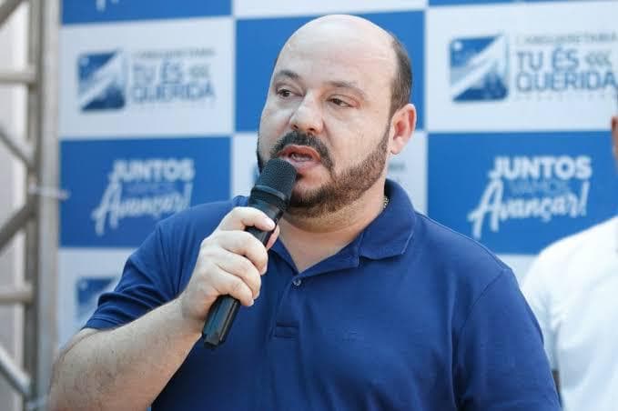 Prefeito Wilsinho Ribeiro comemora reinauguração do ginásio de Areia Branca, em Canguaretama