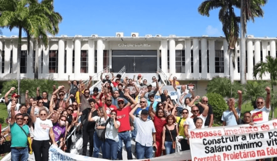 Governo do RN anuncia que vai pagar reajuste para professores no sábado (15), mesmo com categoria ainda em greve