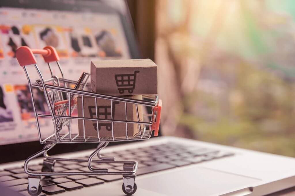 Após críticas, Ministério da Fazenda nega que criará taxa para compras on-line e diz que só vai reforçar fiscalização