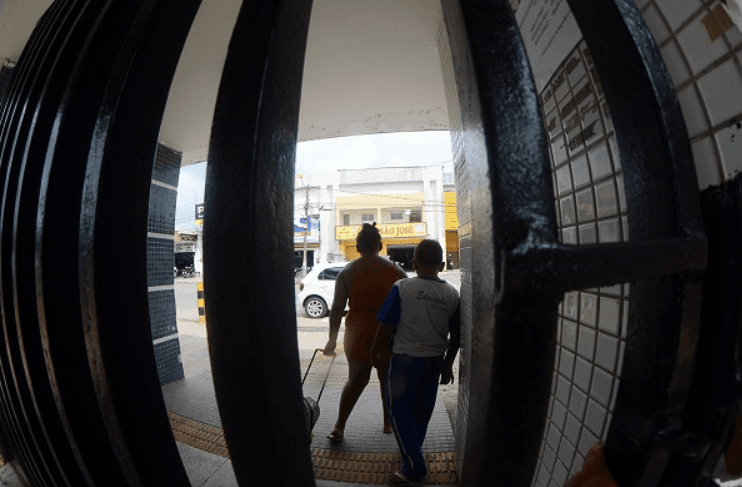 Estado e município estudam aumento de segurança em escolas