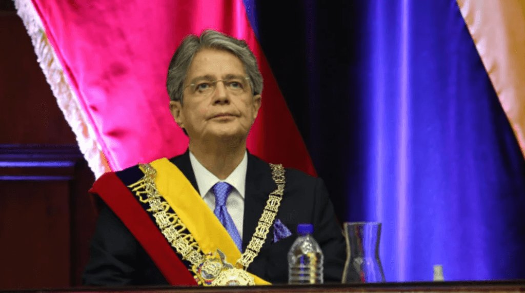 Presidente do Equador libera posse e porte de armas no país