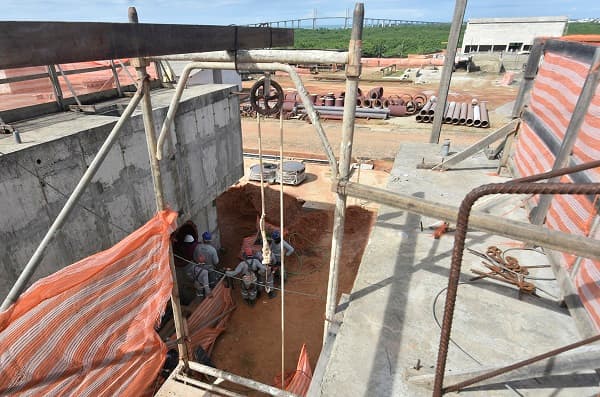 Com obras atrasadas, custo de ETEs em Natal aumenta em R$ 248 milhões