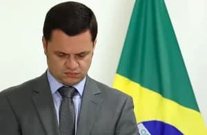 O ministro Alexandre de Moraes, do Supremo Tribunal Federal (STF), determinou a saída do ex-ministro Anderson Torres da prisão.