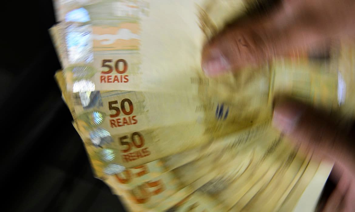 Com aumento de despesas, governo Lula vai bloquear R$ 1,7 bilhão