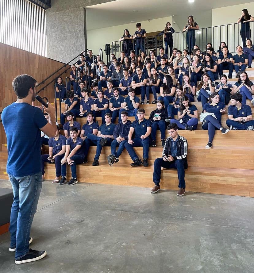 Alunos contam com ações multidisciplinares e suporte psicopedagógico para a escolha da profissão
