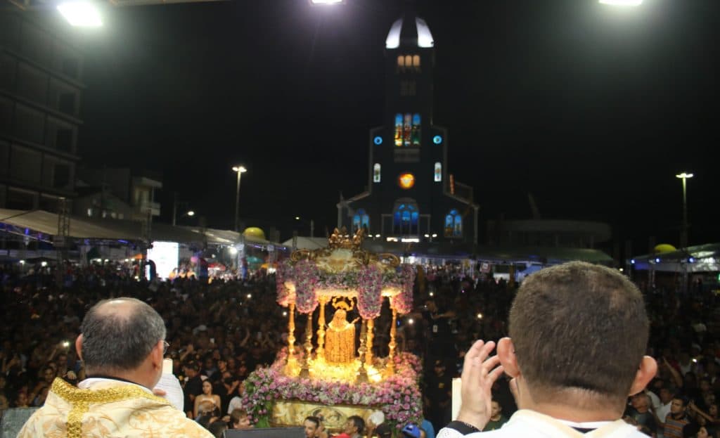 FESTA DA FÉ: procissão de Santa Rita de Cássia leva cerca de 100 mil pessoas às ruas de Santa Cruz