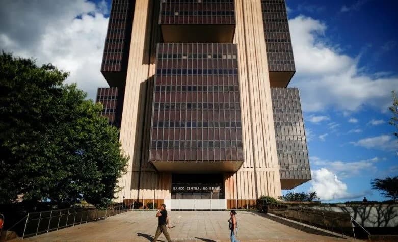 Banco Central mantém taxa de juros a 13,75% ao ano em primeira reunião após marco fiscal