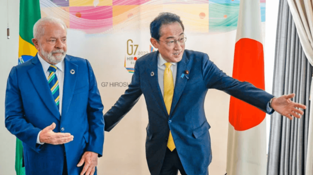 Japão avalia retirar exigência de visto para brasileiros
