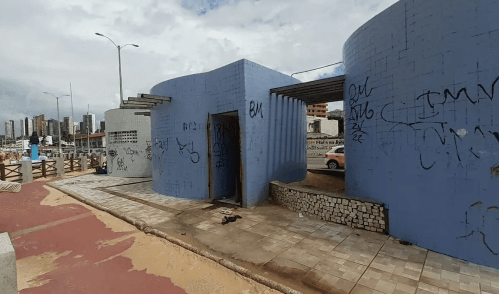 Vistoria encontra apenas 1 banheiro em funcionamento dos 28 instalados nas praias da Zona Leste de Natal