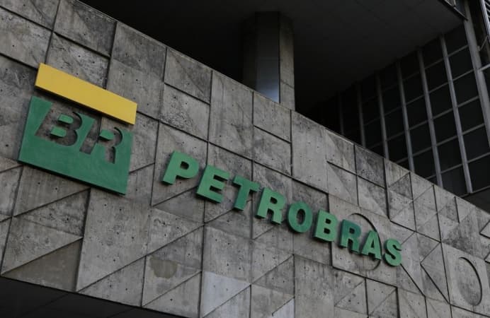 Petrobras reduz preço do querosene de aviação em 11,5%; queda no ano é de 25,6%