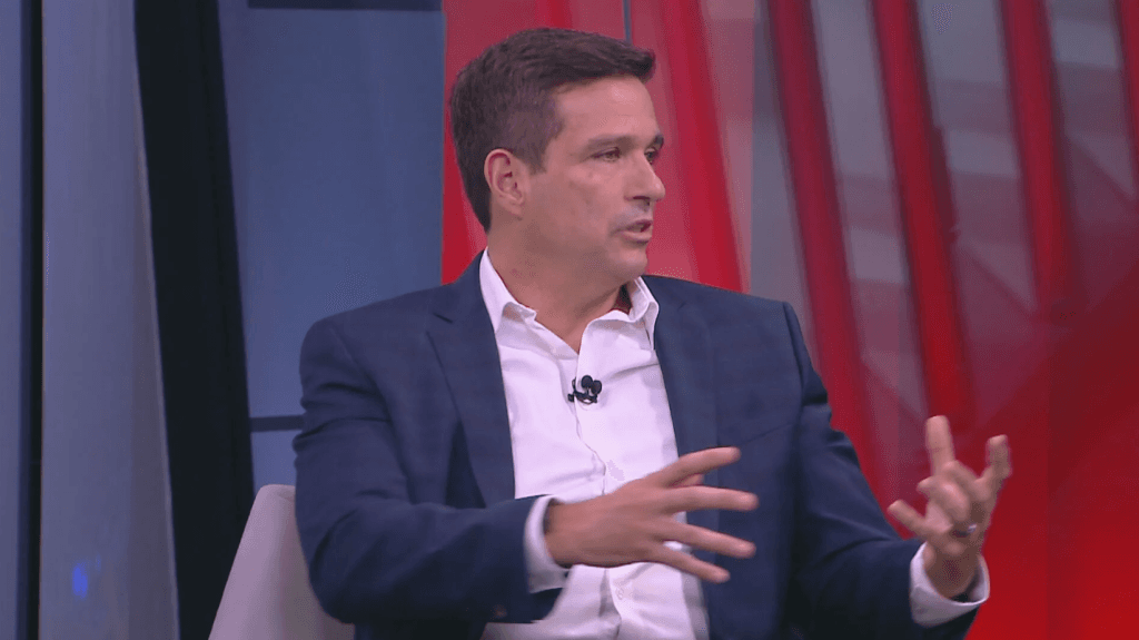 Se o dinheiro está caro, a culpa não é do BC, porque é malvado, mas do governo, que deve muito, diz Campos Neto