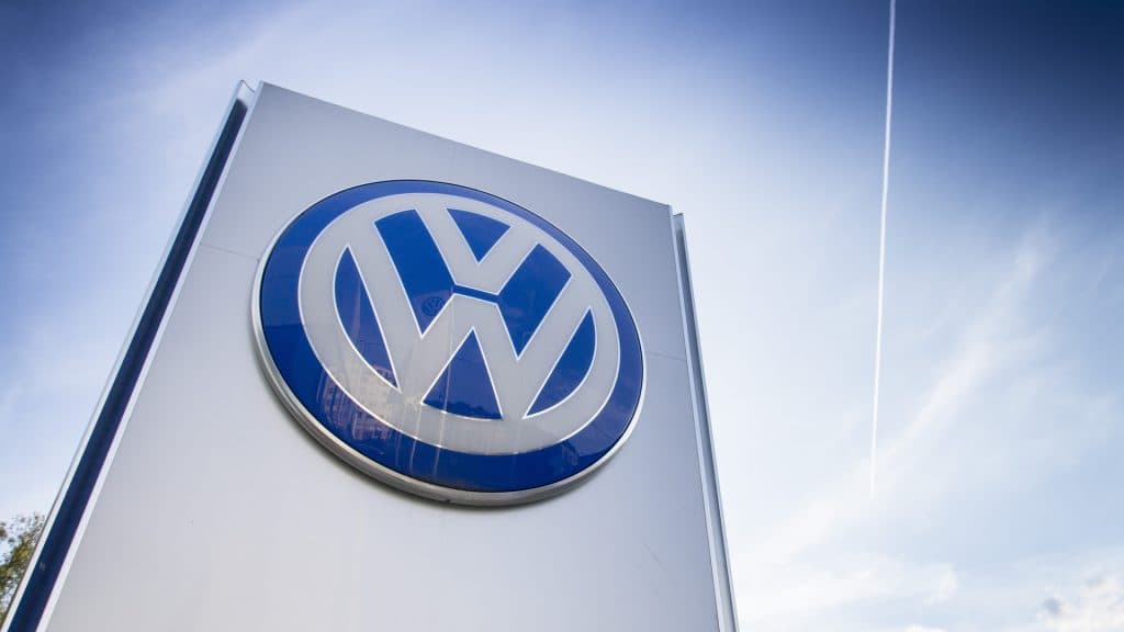 Volkswagen reduz produção a um turno em duas fábricas; paradas atingem metade das montadoras