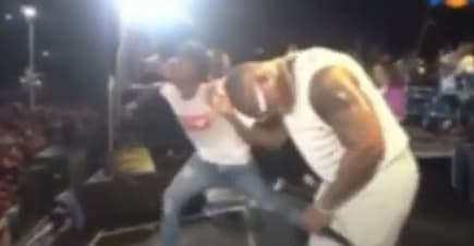 VÍDEO: Fã sobe ao palco e faz performance impressionante durante show de Léo Santana em Natal
