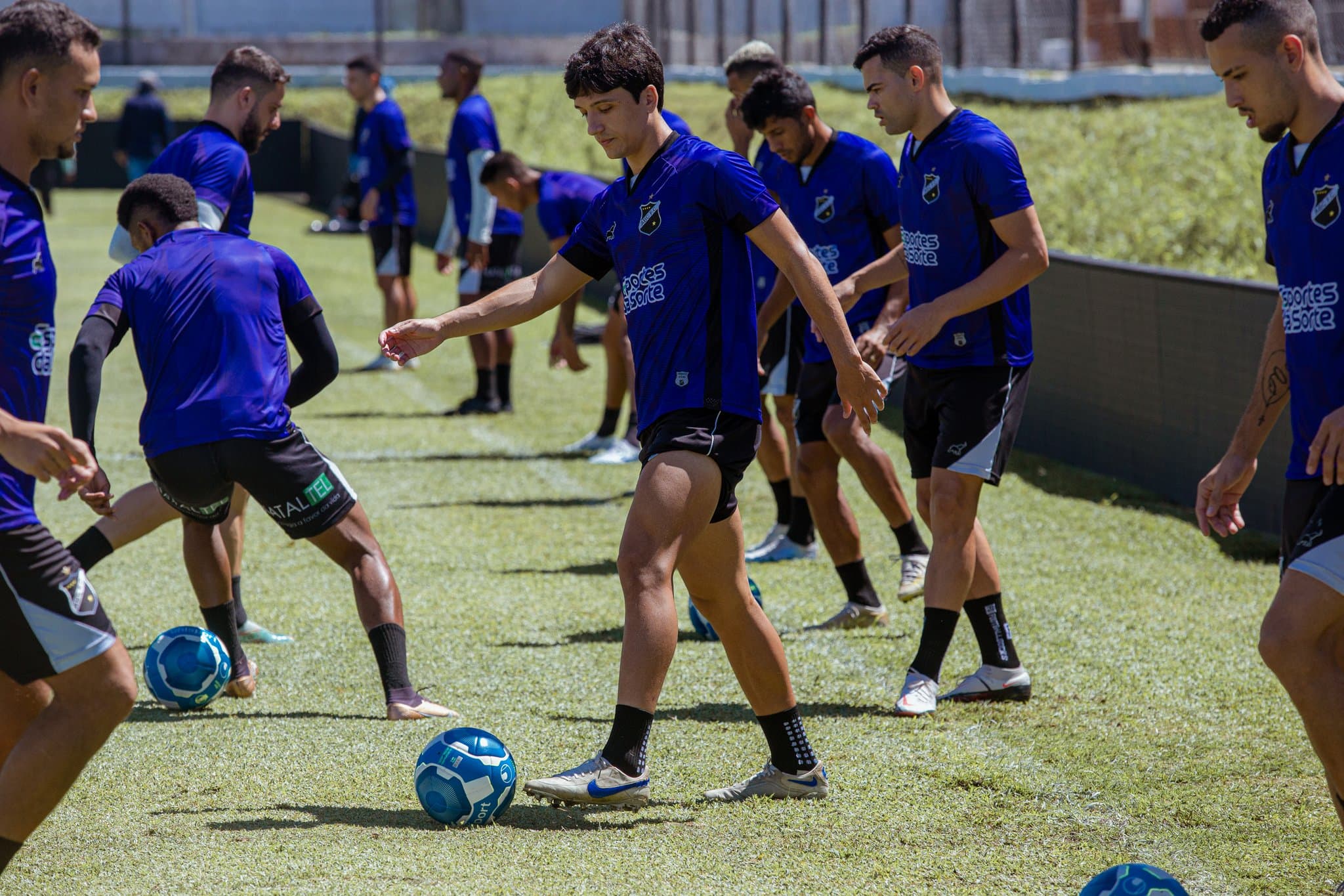 ABC e Chapecoense abrem rodada da Série B em confronto direto na zona de rebaixamento