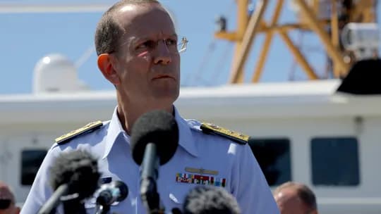 Guarda Costeira do EUA diz que submarino implodiu