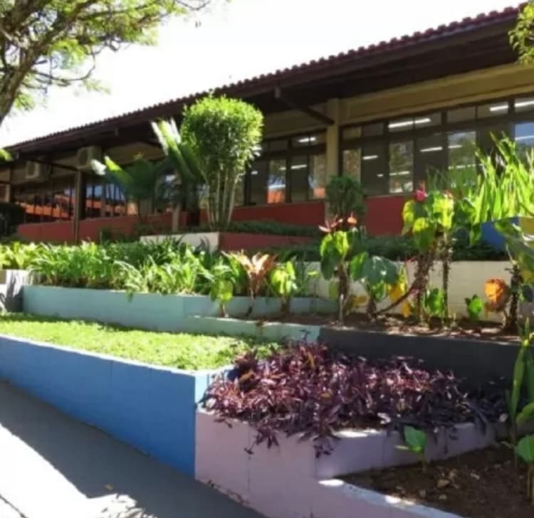 Confundido com estuprador, pai é espancado ao acompanhar filha até escola