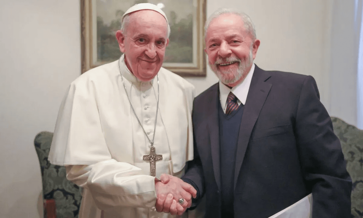 Lula debate guerra na Ucrânia, fome e mudanças climáticas com o Papa Francisco