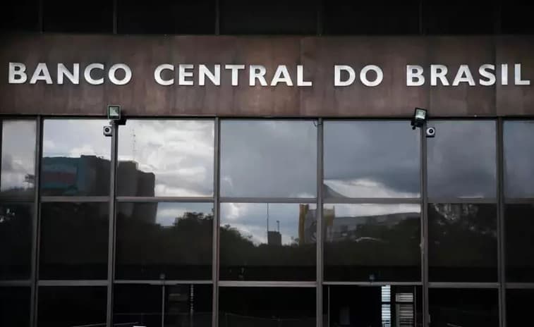 Pela quarta vez em 2023, Copom decide manter Selic em 13,75% e diz que momento ainda pede ‘cautela'