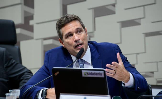 Senadores aprovam convite para Campos Neto explicar manutenção da taxa Selic em 13,75%