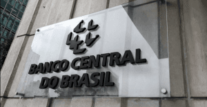 Pressionado, BC ainda deve manter taxa de juros no maior patamar dos últimos seis anos