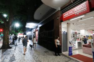 Crédito para micro e pequenas empresas desacelera, mas menos do que para as grandes