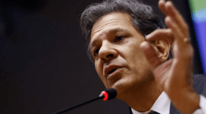 Reforma tributária poderá ser alterada em 10 ou 20 anos, diz Haddad
