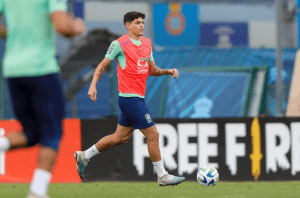 Brasil encara Guiné com mudanças e jogador potiguar entre os titulares